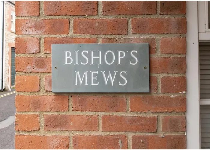 Wells City Centre, Quiet Mews House, Sleeps 6