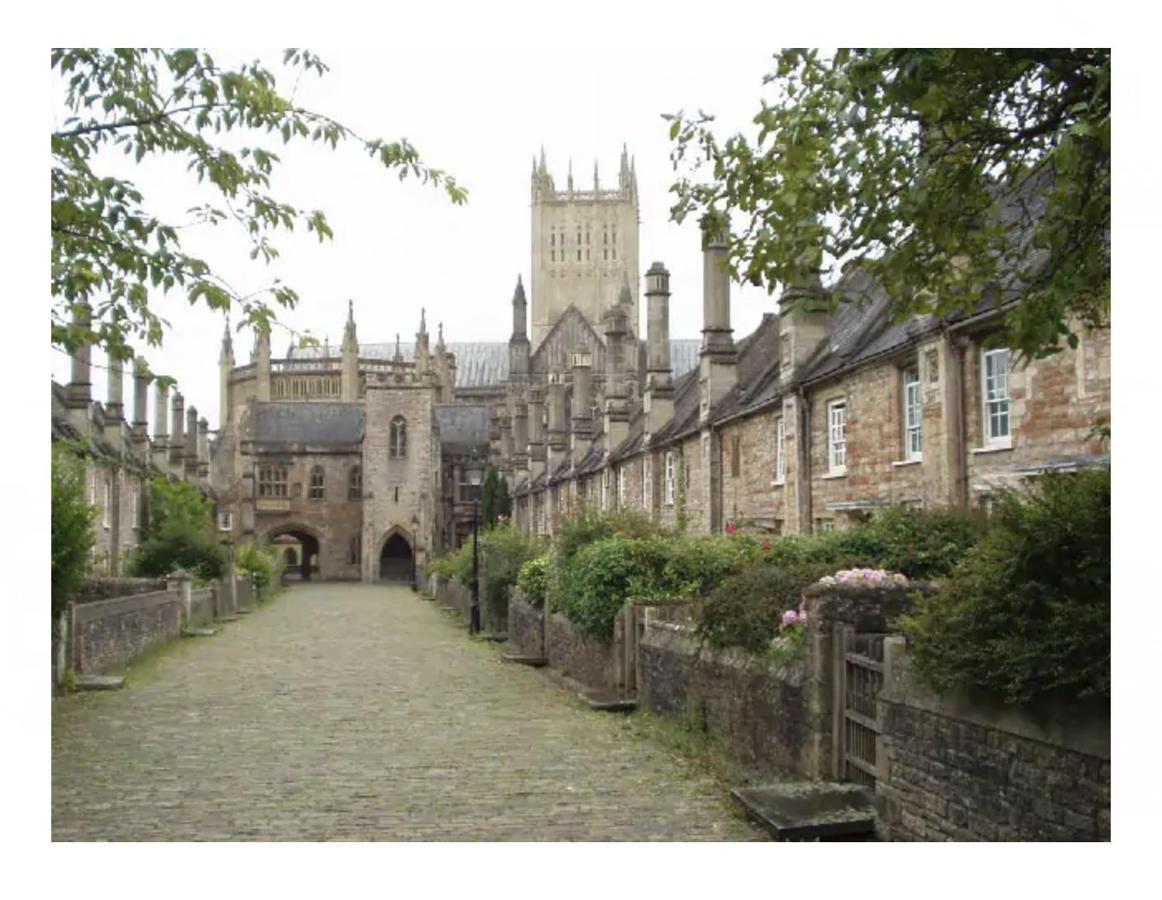 Centre, Quiet Mews House, Sleeps 6 * Wells