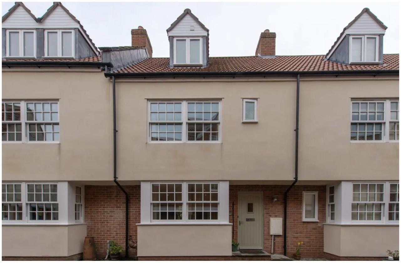 Holiday home Centre, Quiet Mews House, Sleeps 6 *