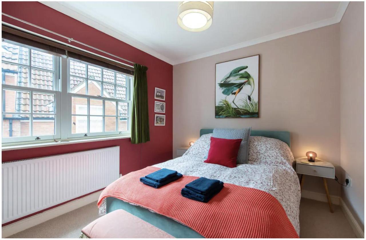 Centre, Quiet Mews House, Sleeps 6