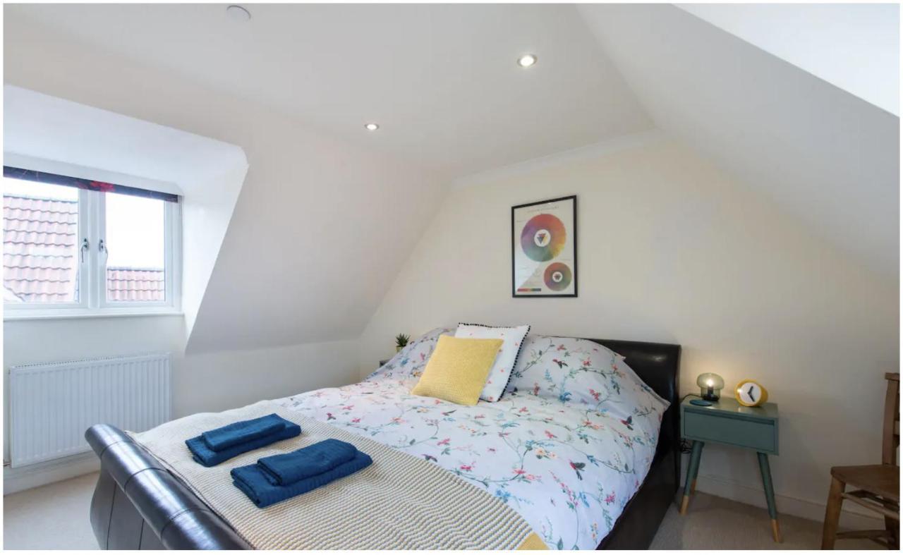 Centre, Quiet Mews House, Sleeps 6 *